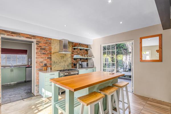 6 Bedroom House