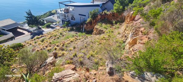 758 m² Land