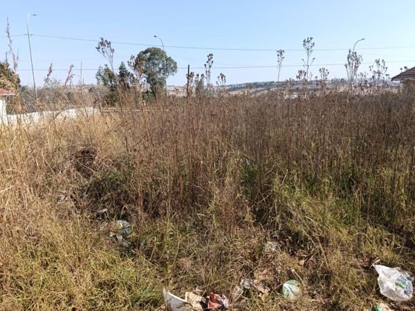 600 m² Land