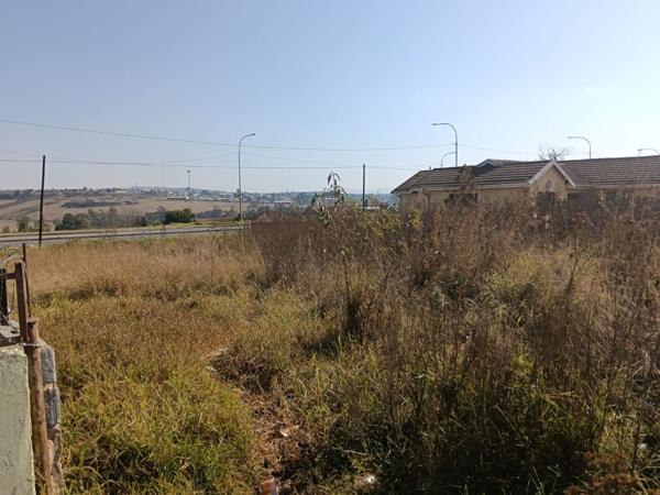 600 m² Land