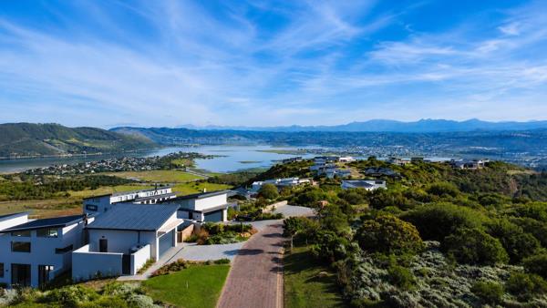 1 312 m² Land