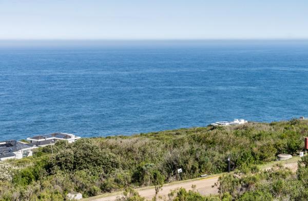 3 808 m² Land
