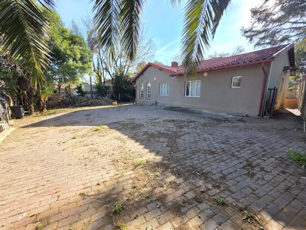 6 Bedroom House