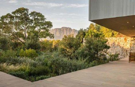 1 242 m² Land