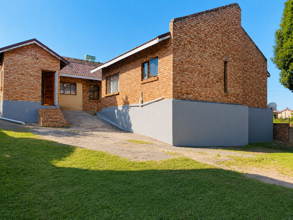 8 Bedroom House