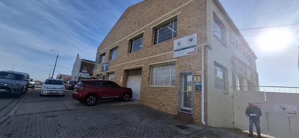 987 m² Commercial space