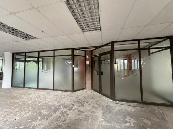 1 041 m² Office Space