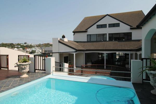 8 Bedroom House
