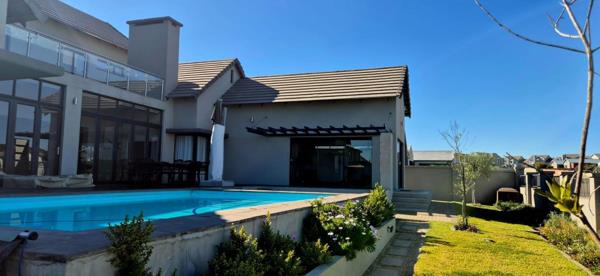 6 Bedroom House