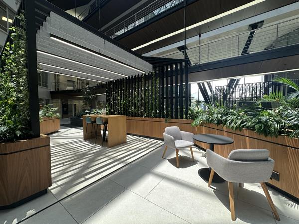 364 m² Commercial space