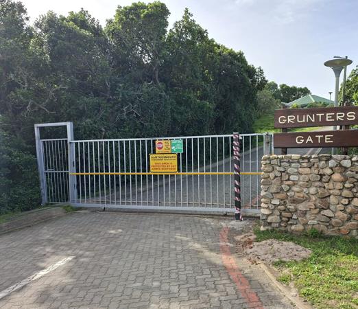 693 m² Land