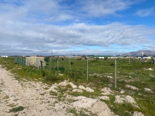 3 000 m² Land