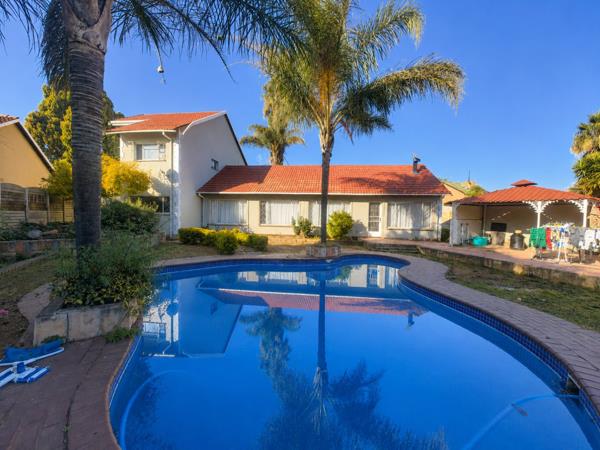 6 Bedroom House