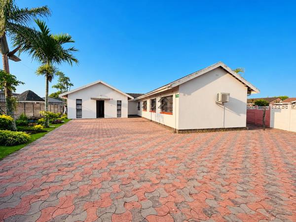 8 Bedroom House