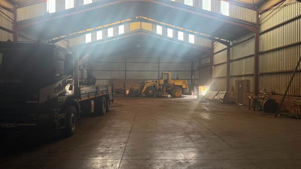 978 m² Industrial space