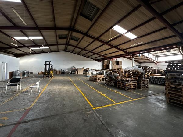 1 025 m² Industrial space