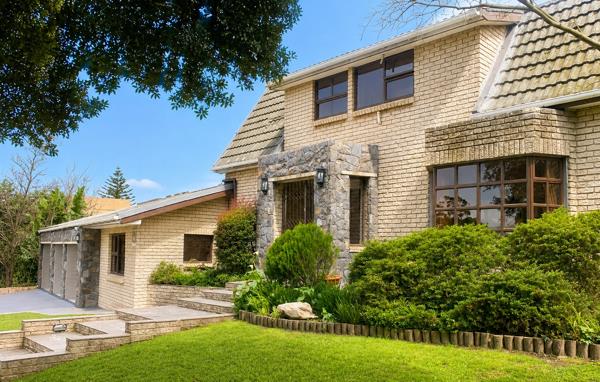5 Bedroom House