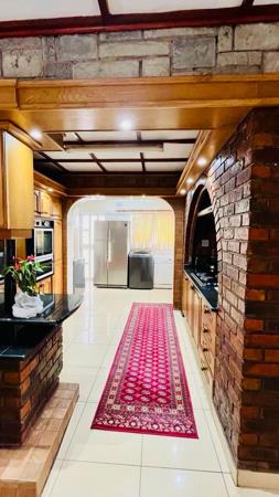 6 Bedroom House