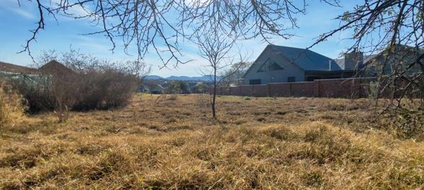 800 m² Land