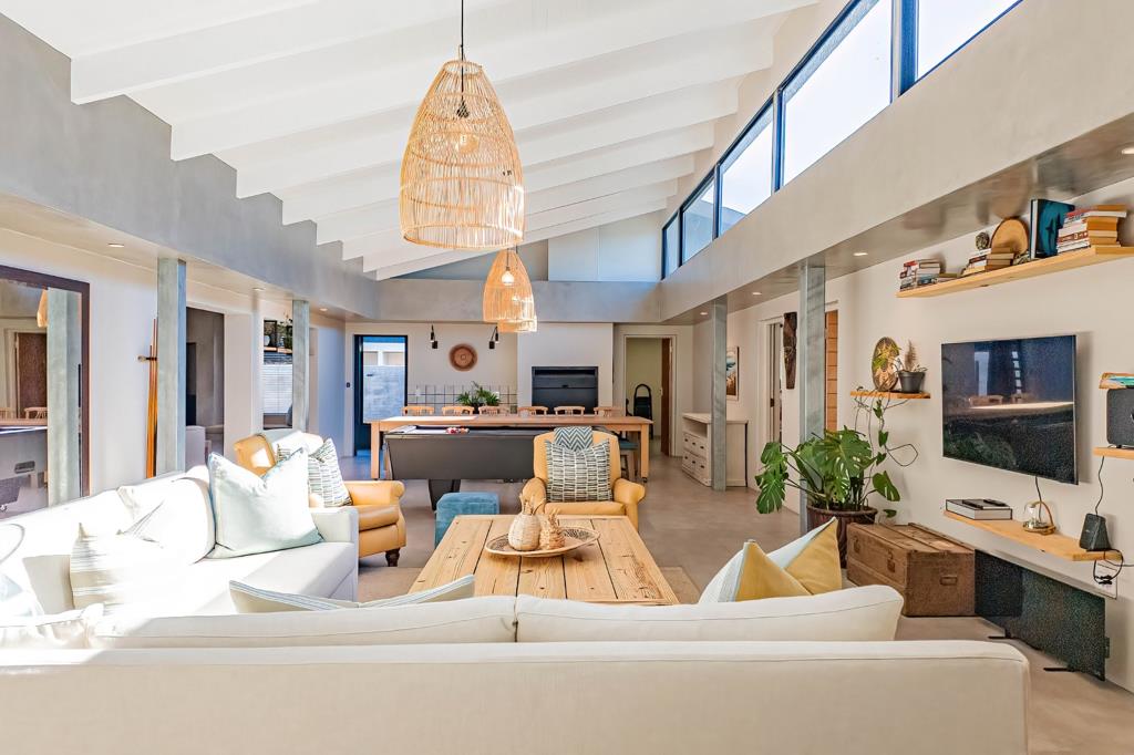 6 Bedroom House