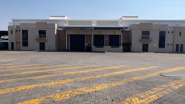 4 989.1 m² Industrial space
