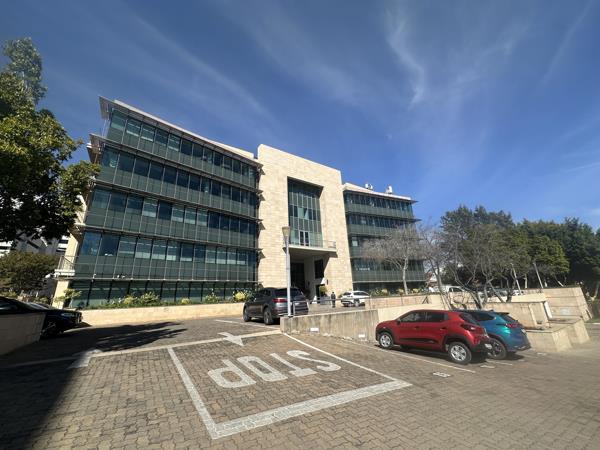 898 m² Commercial space