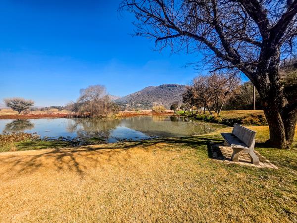 748 m² Land