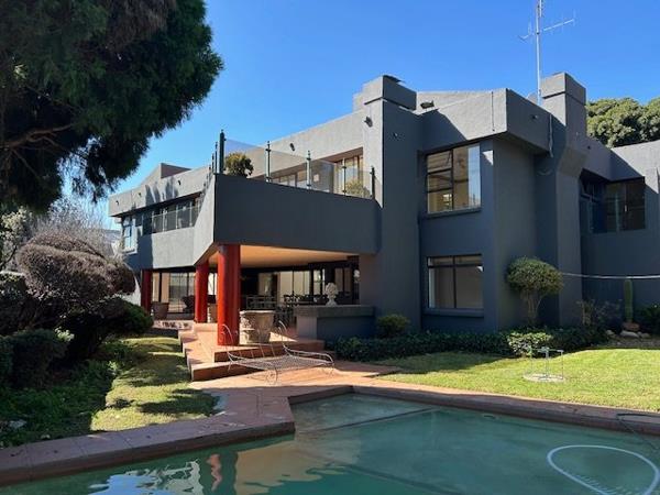 5 Bedroom House