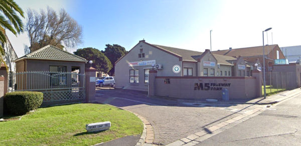 92.7 m² Commercial space