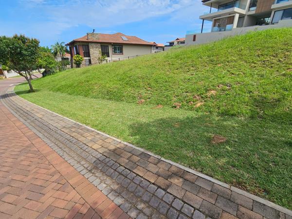 1 052 m² Land