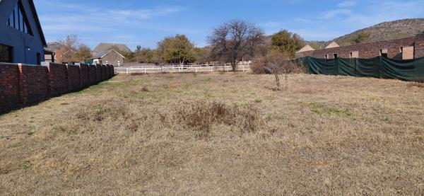 800 m² Land