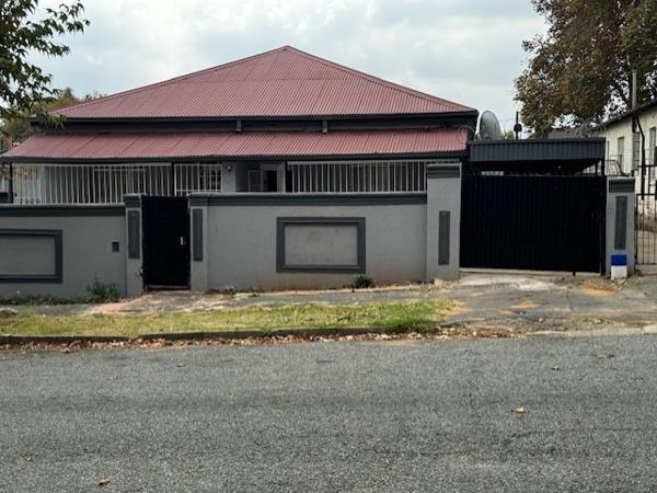 7 Bedroom House