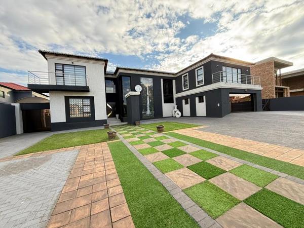 5 Bedroom House
