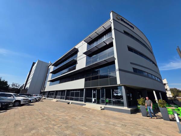 1 233 m² Commercial space