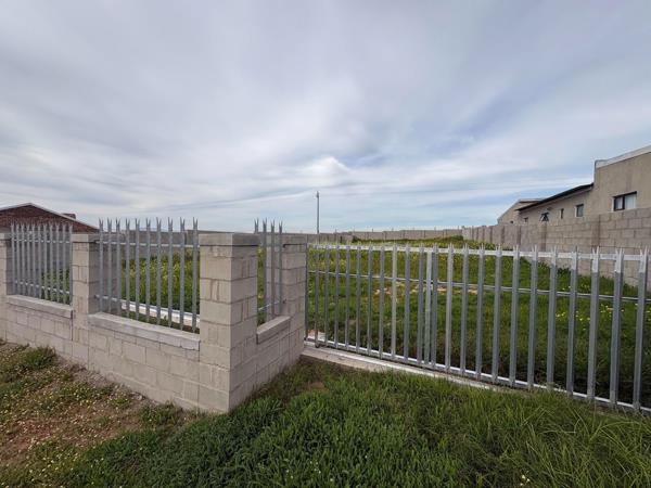 813 m² Land