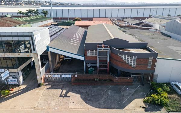 1 490 m² Commercial space