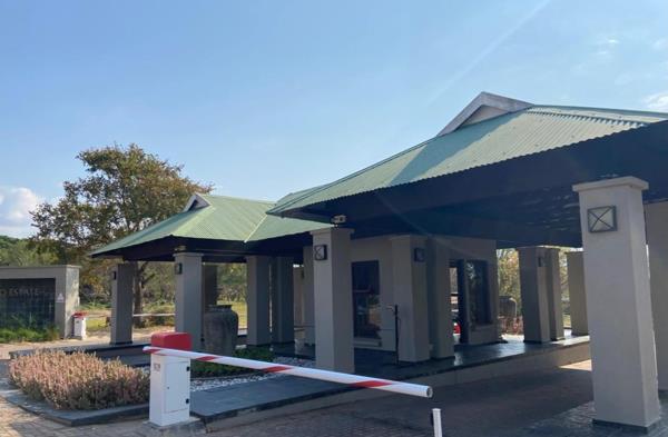 1 035 m² Land