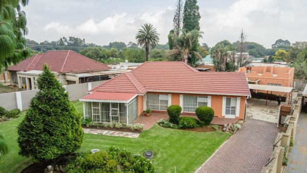 6 Bedroom House