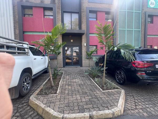 384 m² Industrial space