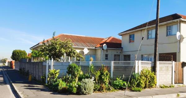 9 Bedroom House
