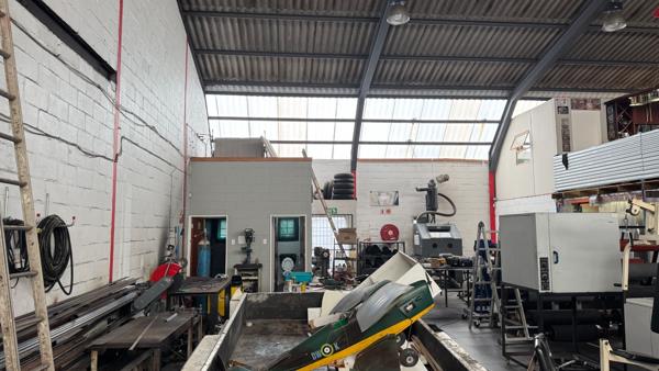 288 m² Industrial space