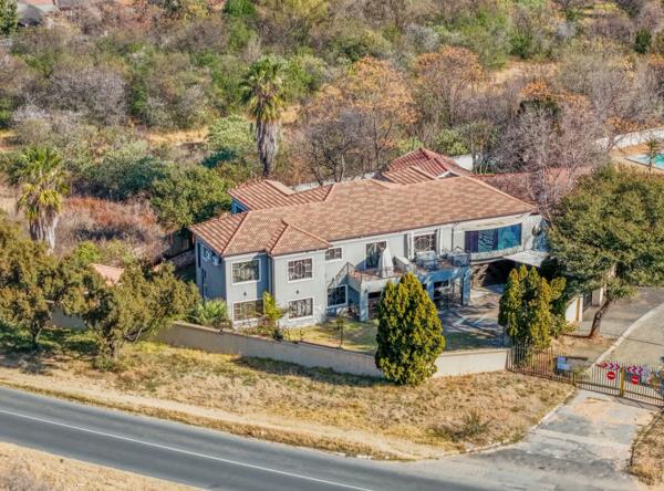 6 Bedroom House