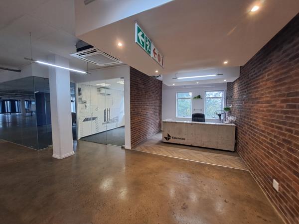 1 100 m² Commercial space