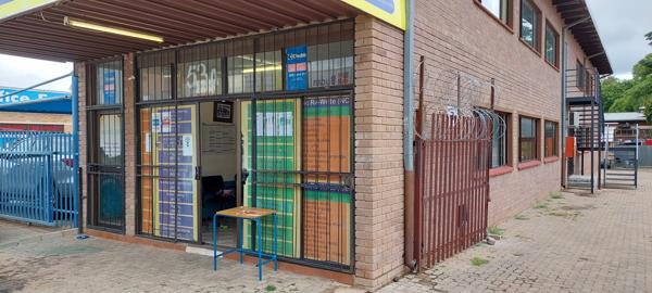 833 m² Retail Space