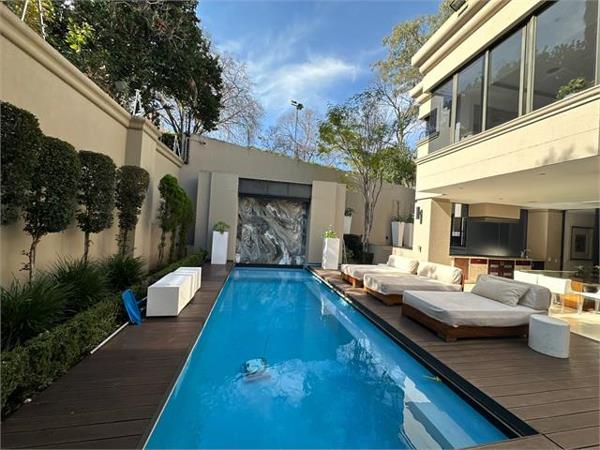 6 Bedroom House