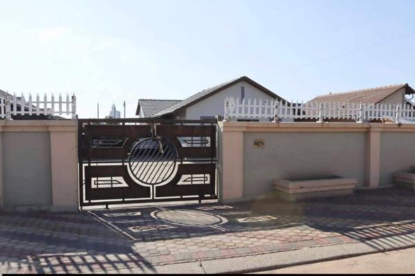 2 Bedroom House