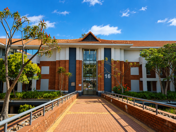 109 m² Commercial space