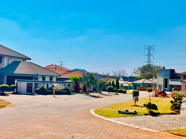 575 m² Land
