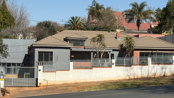 10 Bedroom House