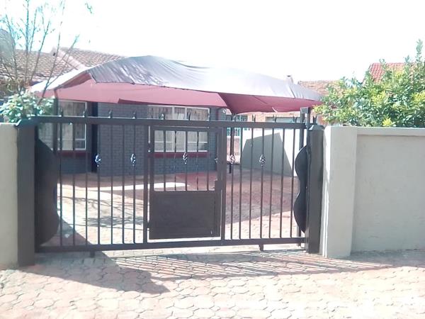 2 Bedroom House